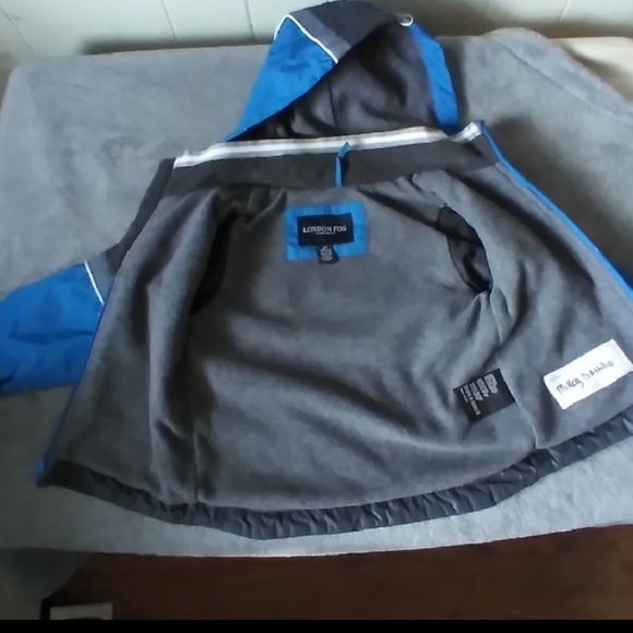 Coat - Picture 2 of 4